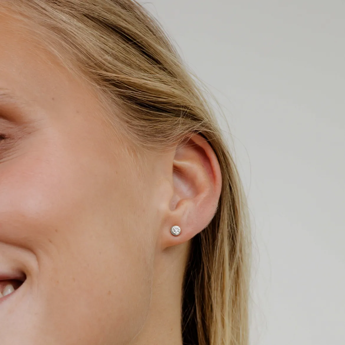 Bezel Bling Studs Silber
