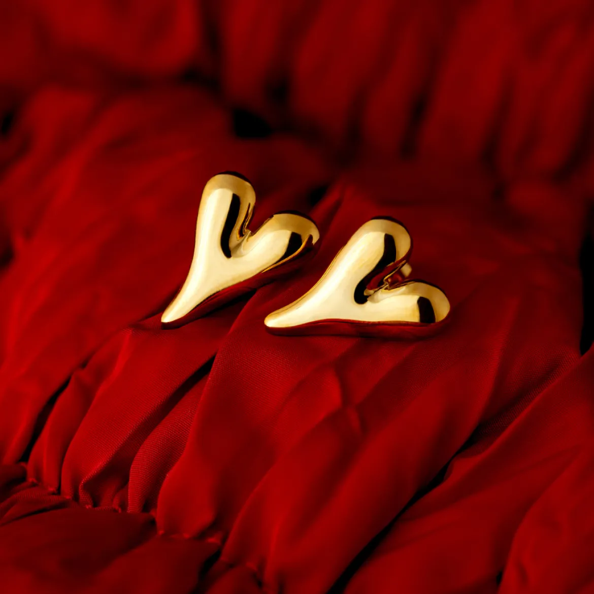 Flowy Heart Studs Large Silber