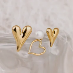 Flowy Heart Studs Large Silber
