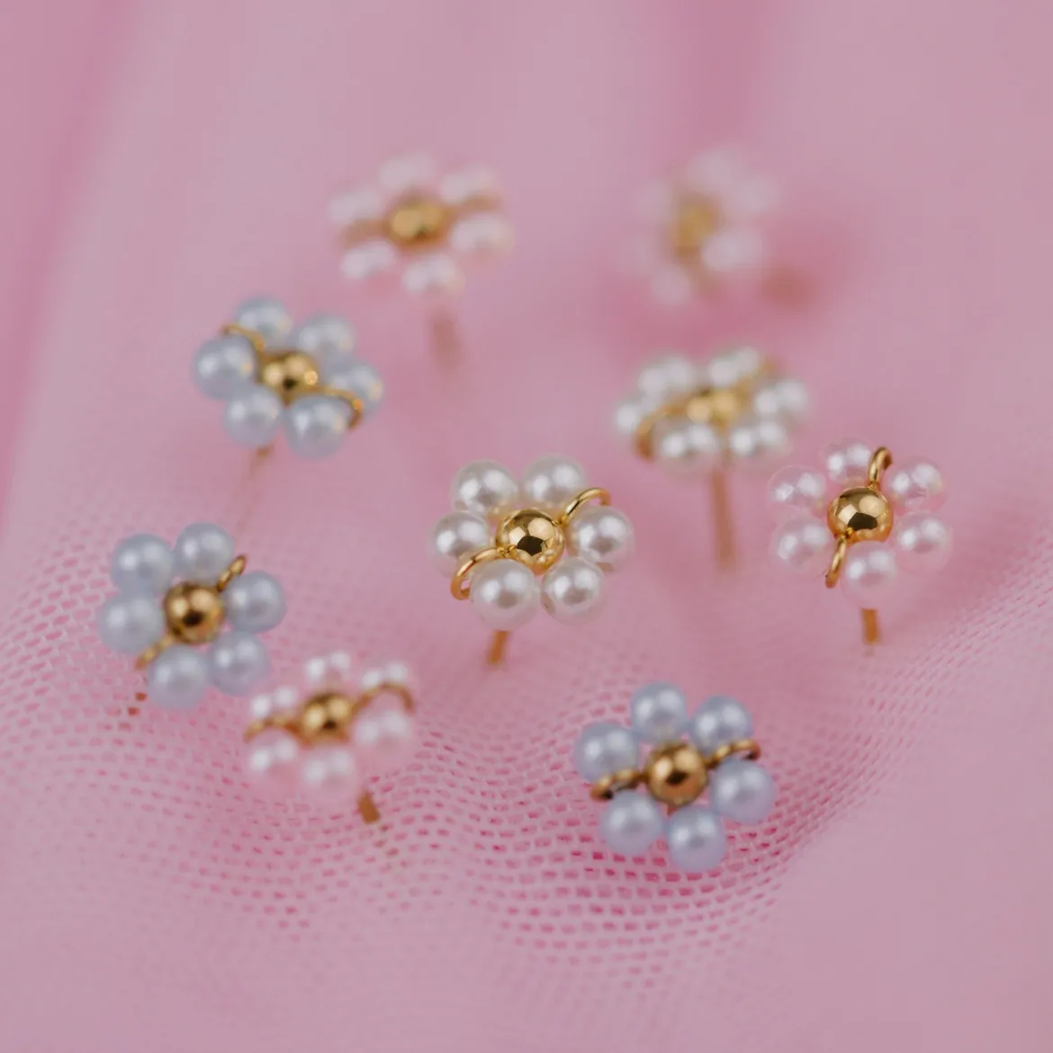 Forever Blue Daisy Studs Gold