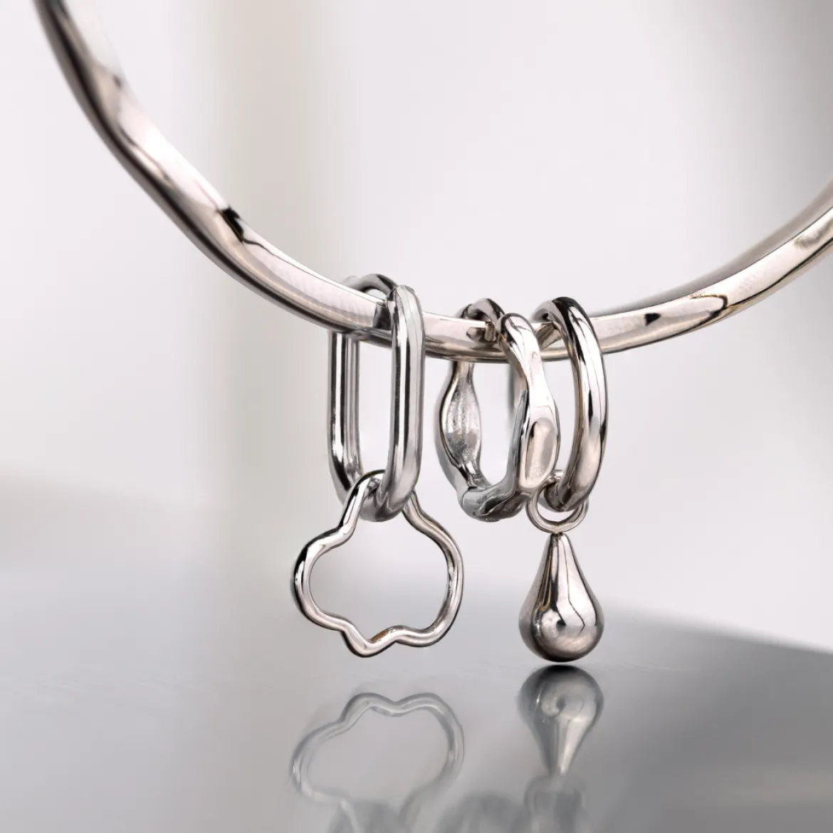 Liquid Shape Hoopies Silber
