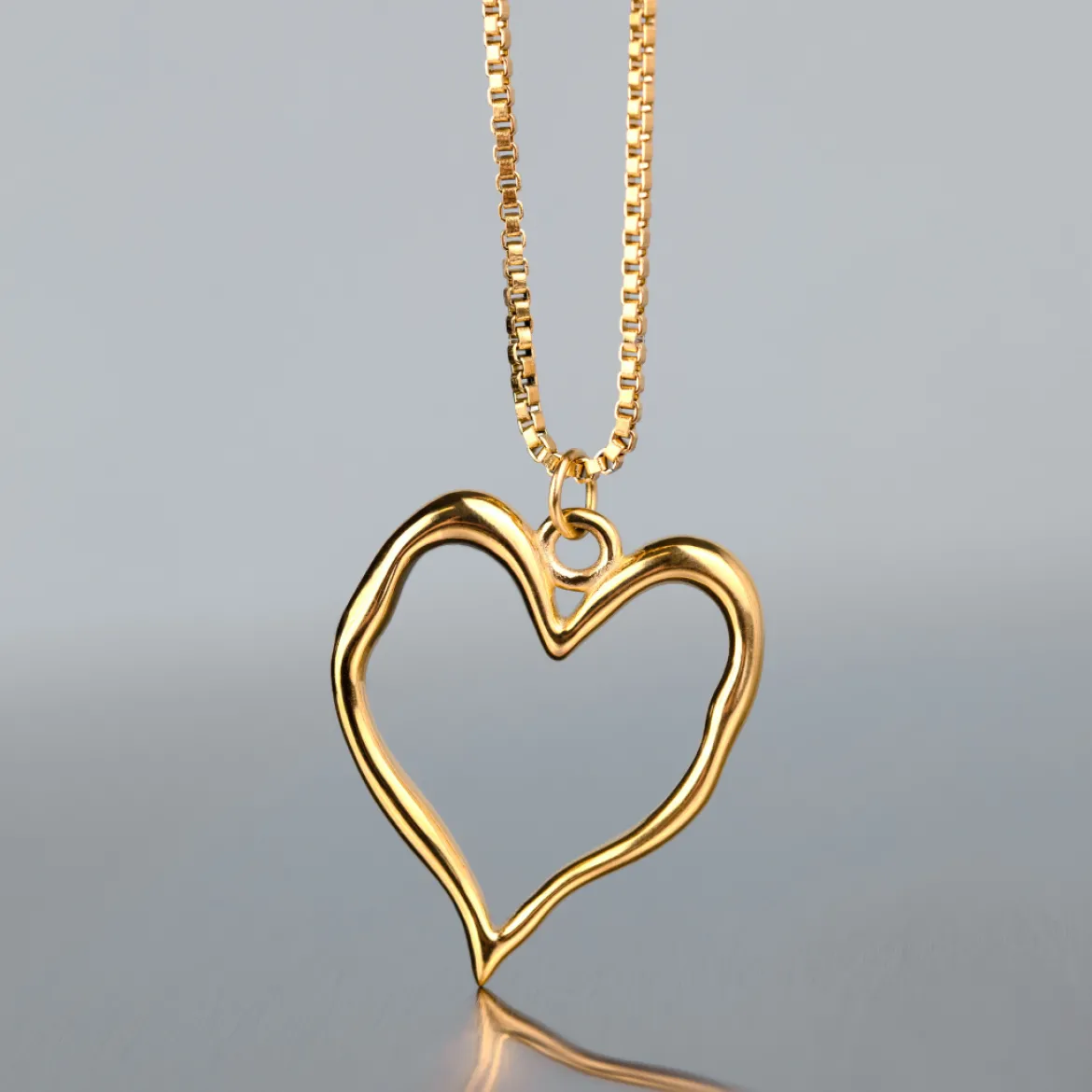 Melting Heart Necklace Gold