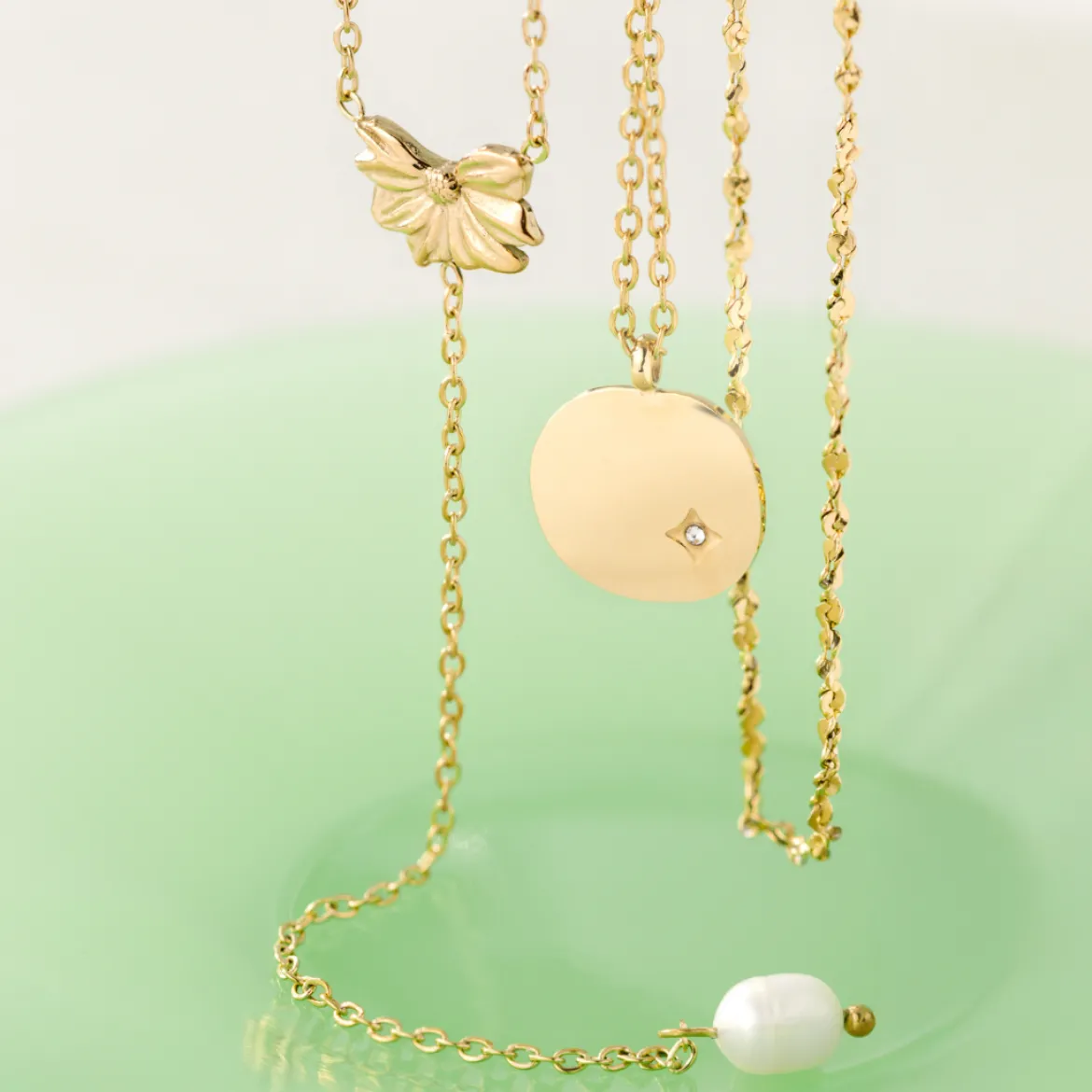 Petal Pearl Y-Necklace Gold