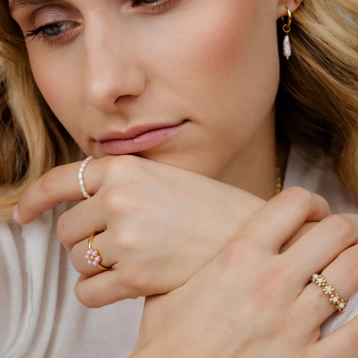 Pretty Pink Daisy Ring Gold