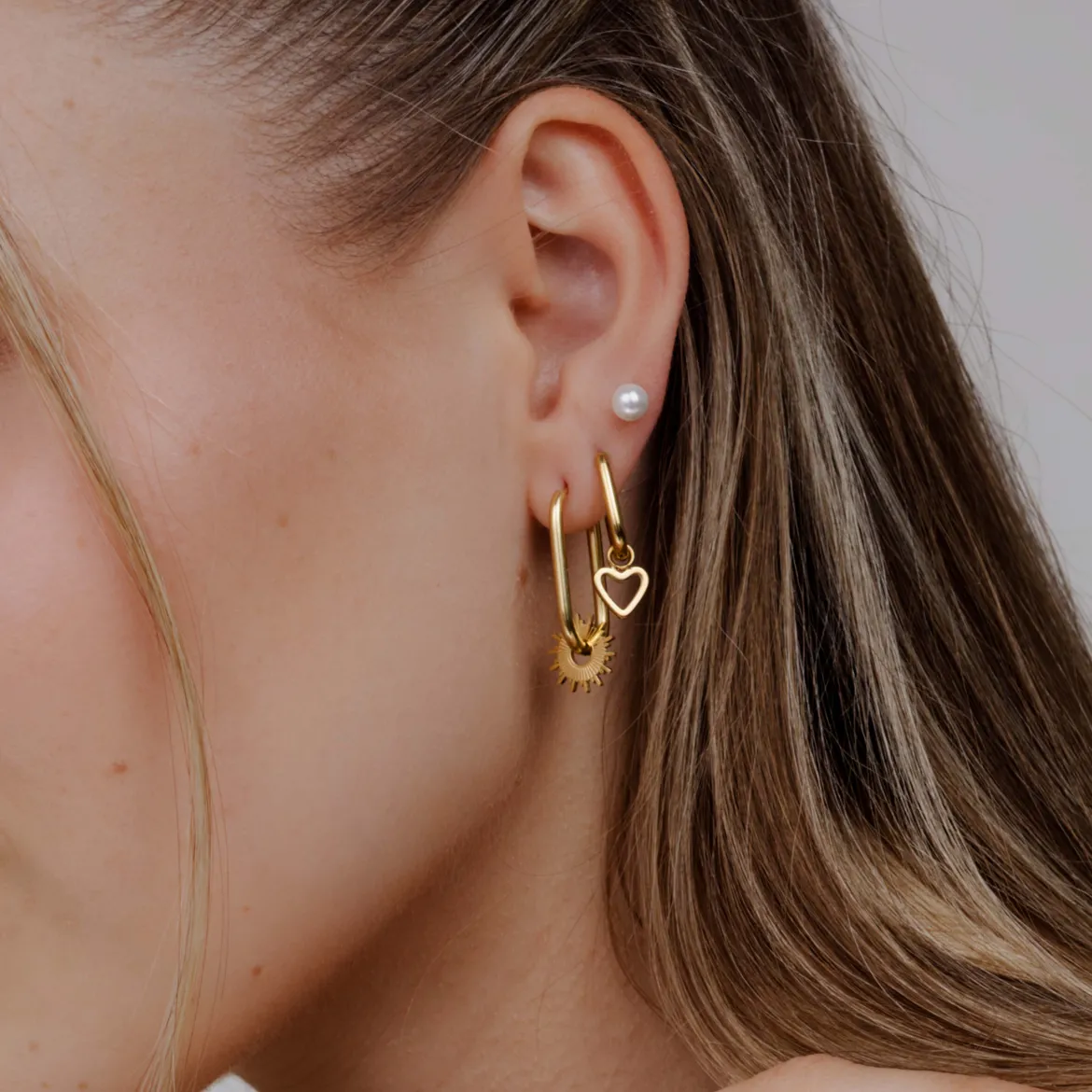Sun Ray Oval Hoops Small Gold