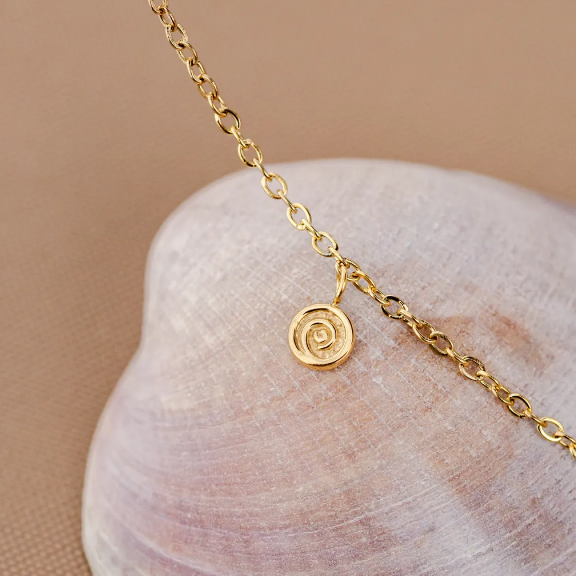 Swirl'n Choker Gold