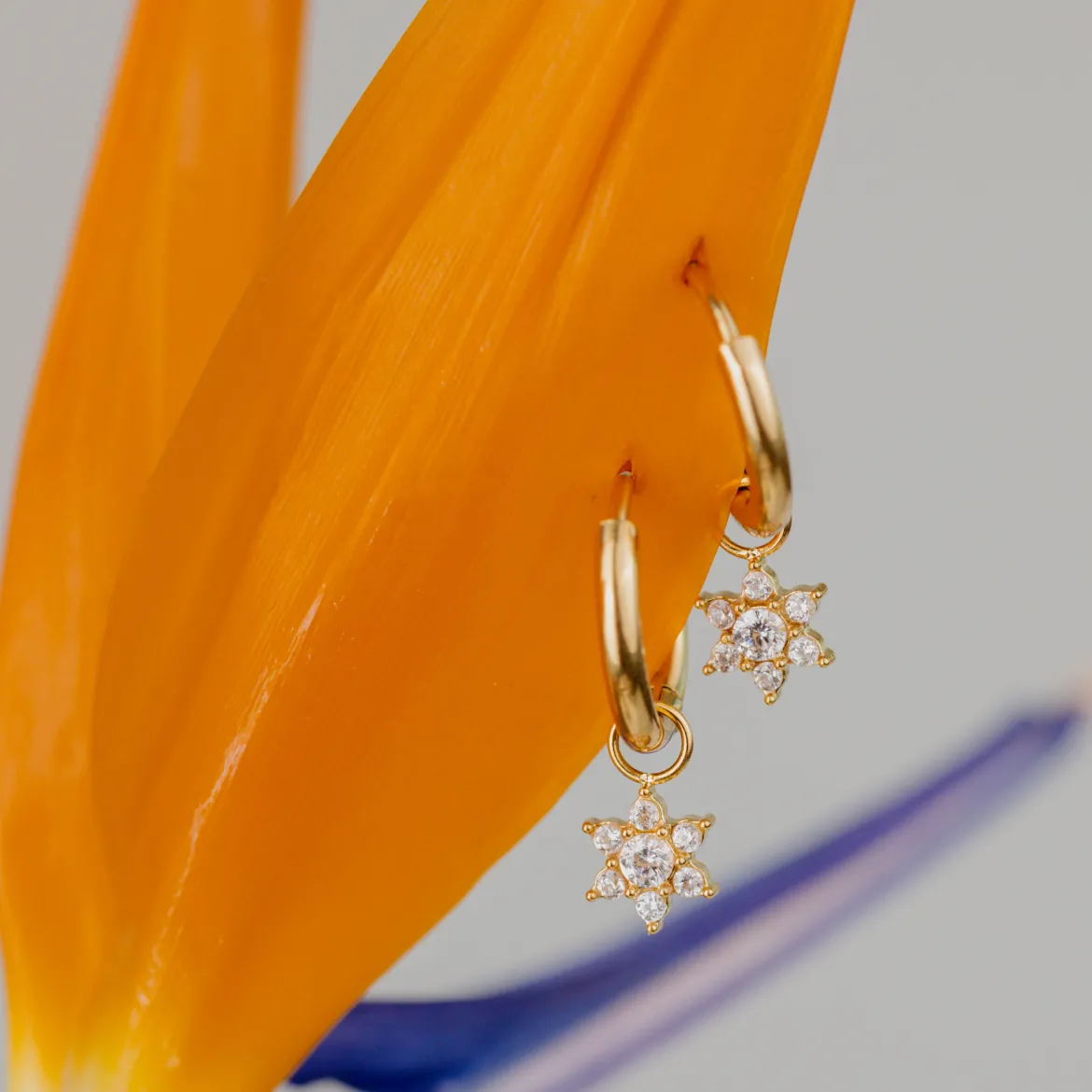White Petal Hoop Set Small Gold