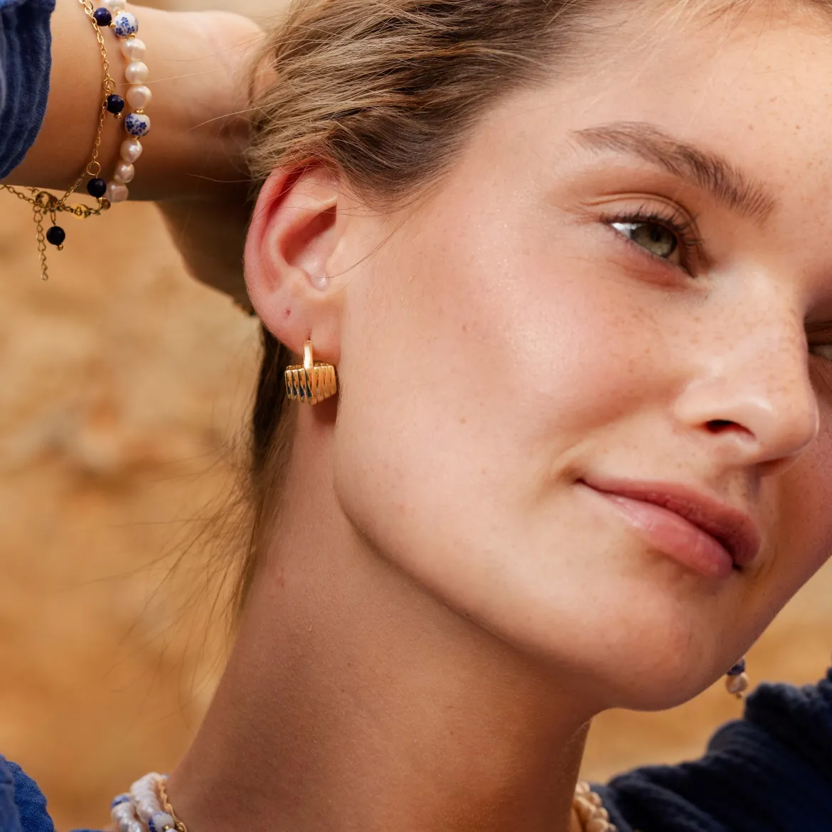 Winding Hoop Studs Gold