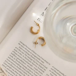 Winding Hoop Studs Gold